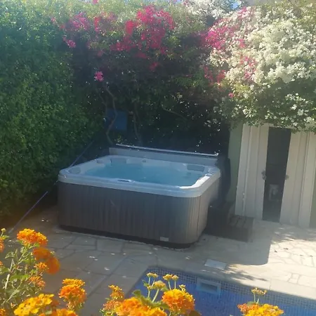 Villa Talassa With Heated Pool, Jacuzzi And 4X4 Car Peyia Exterior photo