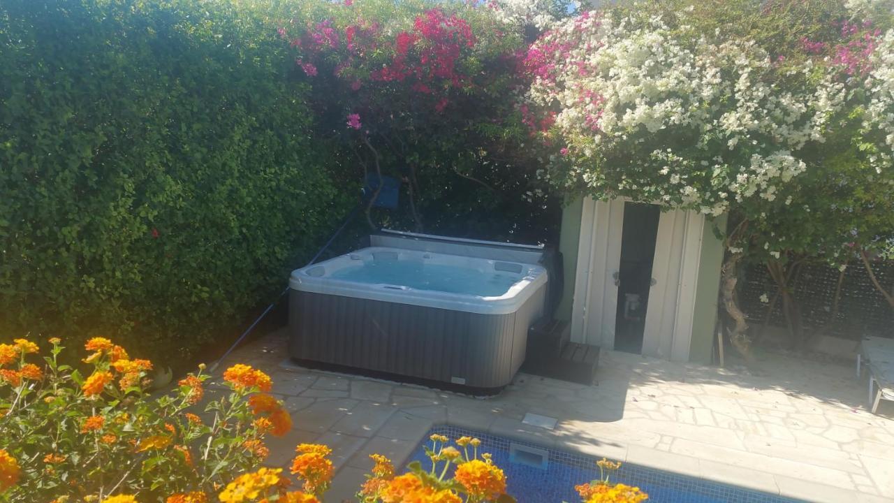 Talassa With Heated Pool, Jacuzzi And 4x4 Car Villa *